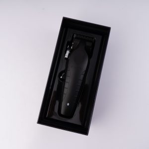ماشین اصلاح موی سر و صورت تریمر کیمی مدل KM-2296، با طراحی ارگونومیک، دارای چراغ نشانگر شارژ، منبع انرژی باتری قابل شارژ، اندازه اصلاح 0.2 تا 2 میلی‌متر، جنس تیغه کربن استیل، مدت زمان شارژ 210 دقیقه و مدت زمان استفاده پس از شارژ 350 دقیقه