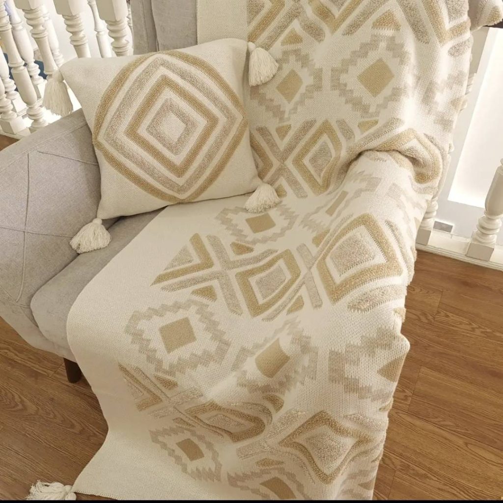 شال مبل و تخت مدل پانچدوزی کد 4 سایز 300x150 سانتی‌متر