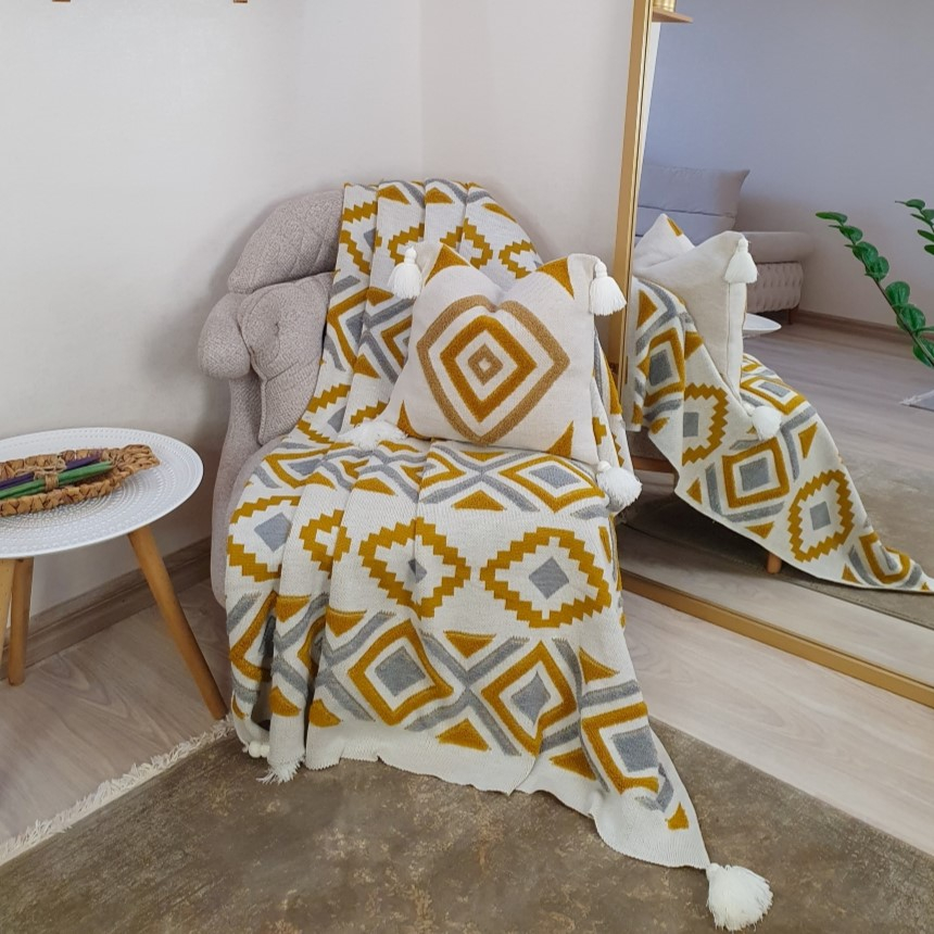 شال مبل مدل پانچدوزی سایز 180x150 سانتی متر شال مبل مدل پانچدوزی سایز 180x150 سانتی متر